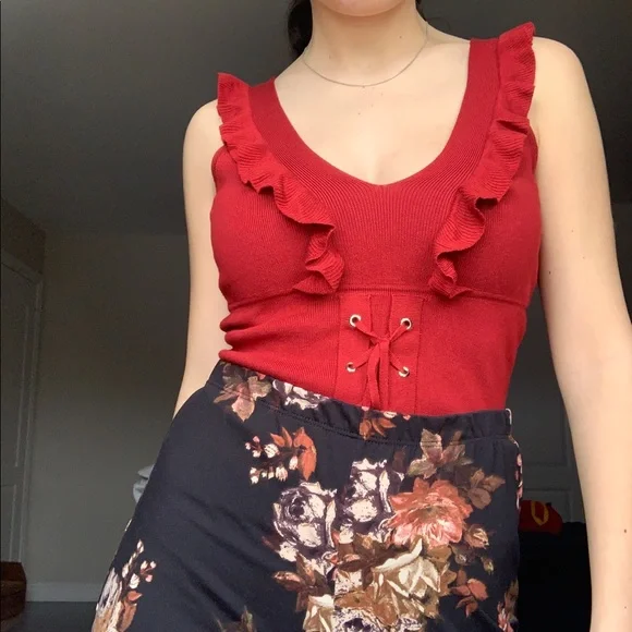 Guess red top - Picture 6 of 8